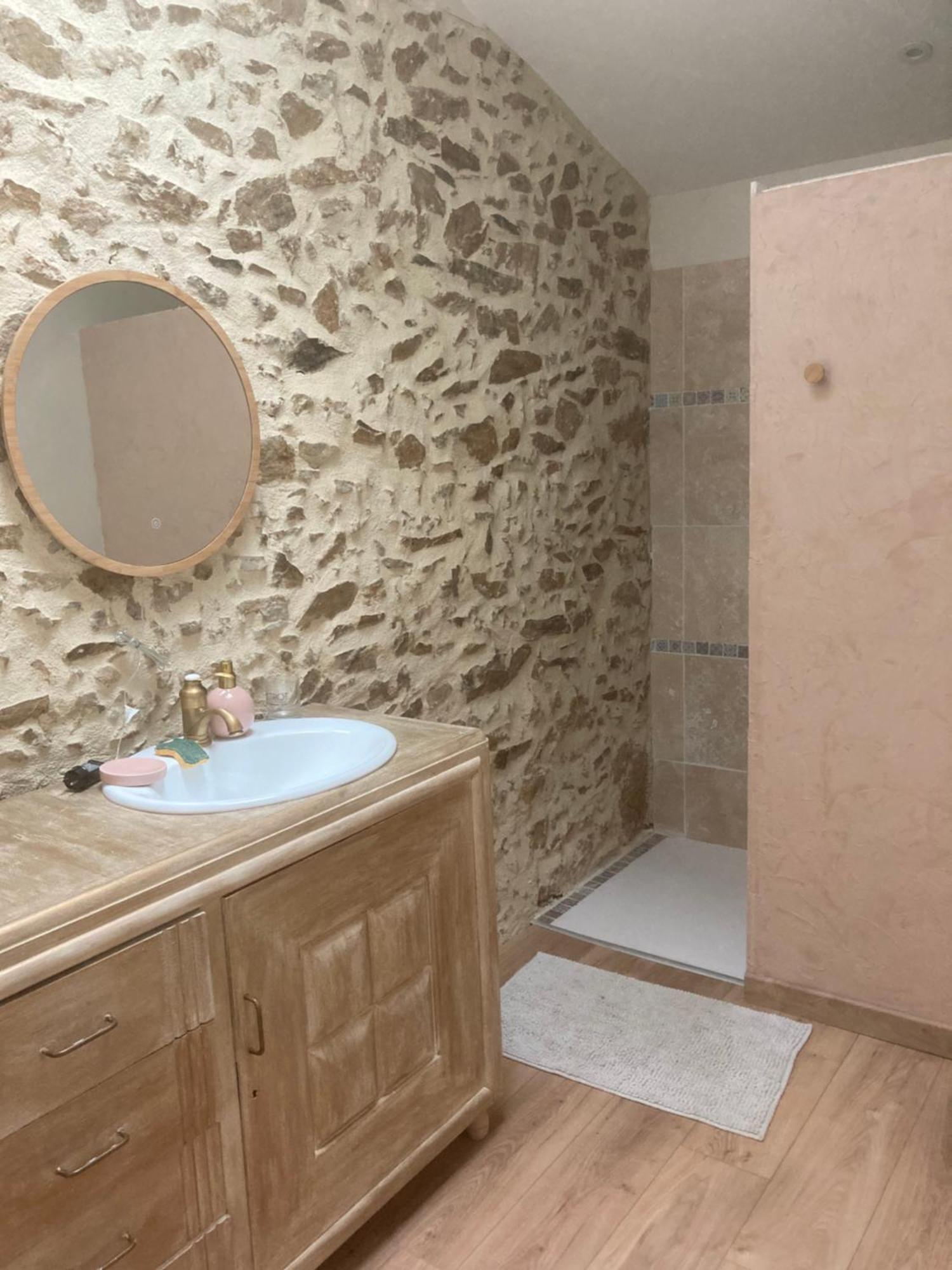 Premier Etage D Une Jolie Maison A La Campagne Montravers Extérieur photo
